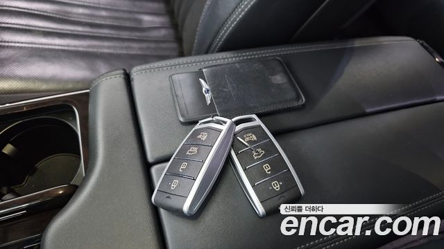 Genesis EQ900 2016 — photo 16