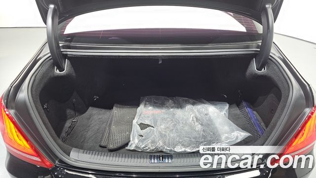 Genesis EQ900 2016 — photo 17