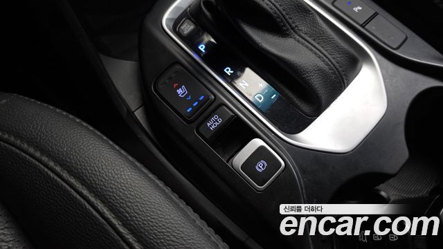 Hyundai Santafe 2018 — photo 22