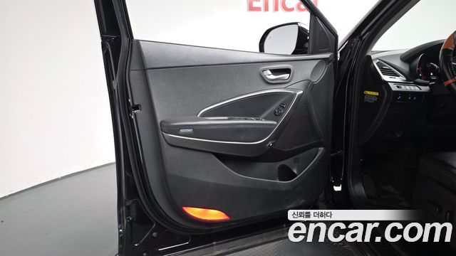 Hyundai Santafe 2018 — photo 14