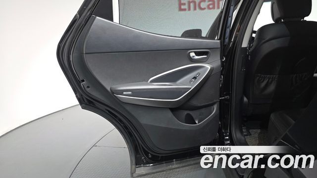 Hyundai Santafe 2018 — photo 15