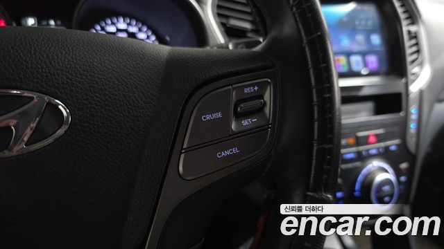 Hyundai Santafe 2018 — photo 31