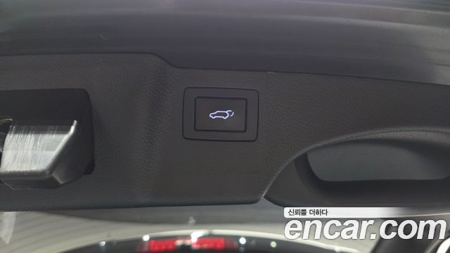 Hyundai Santafe 2018 — photo 35