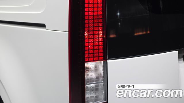 Hyundai Staria 2022 — photo 9