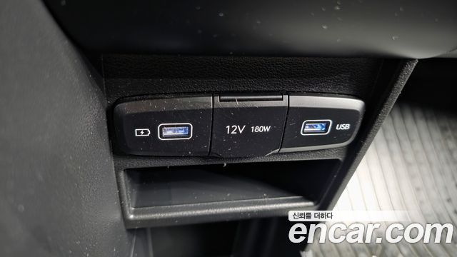 Hyundai Staria 2022 — photo 30