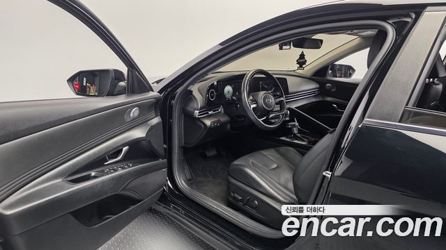 Hyundai AVANTE 2021 — photo 13