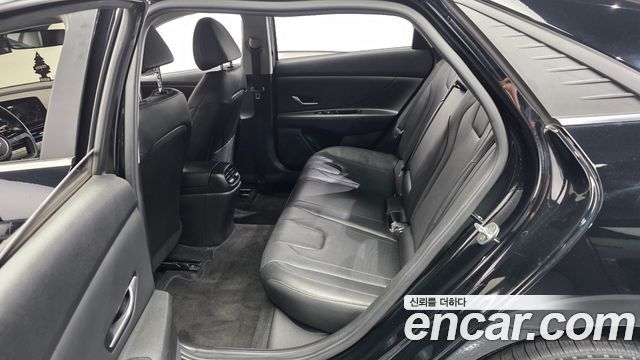 Hyundai AVANTE 2021 — photo 16