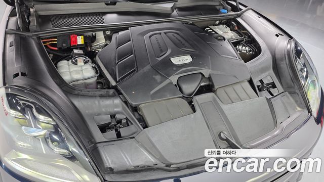 Porsche Cayenne 2021 — photo 6
