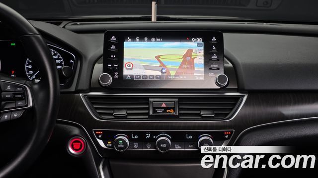 Honda Accord 2018 — photo 14