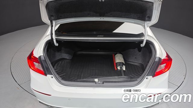 Honda Accord 2018 — photo 20
