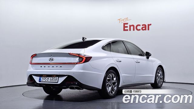 Hyundai Sonata 2022 — photo 2