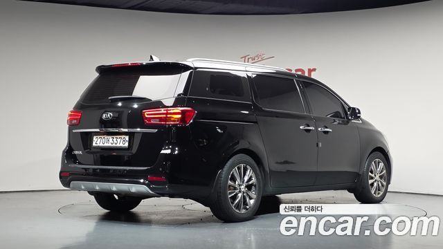 Kia Canival 2019 — photo 2
