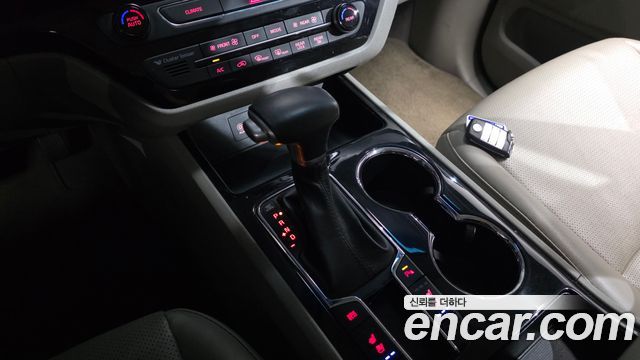 Kia Canival 2019 — photo 12