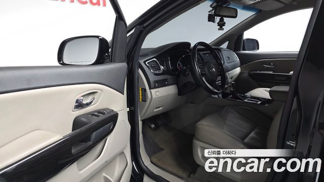Kia Canival 2019 — photo 13