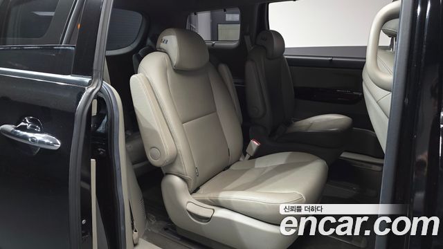 Kia Canival 2019 — photo 18