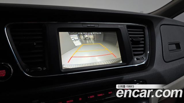 Kia Canival 2019 — photo 22