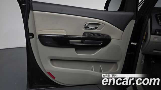 Kia Canival 2019 — photo 14
