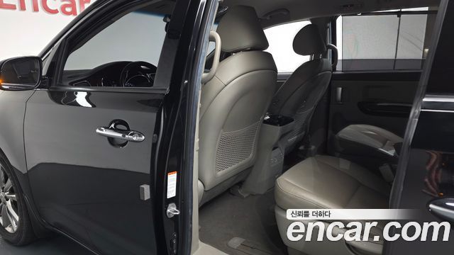 Kia Canival 2019 — photo 16