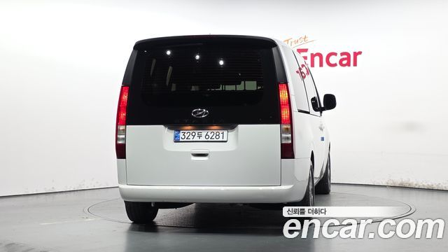 Hyundai Staria 2023 — photo 4