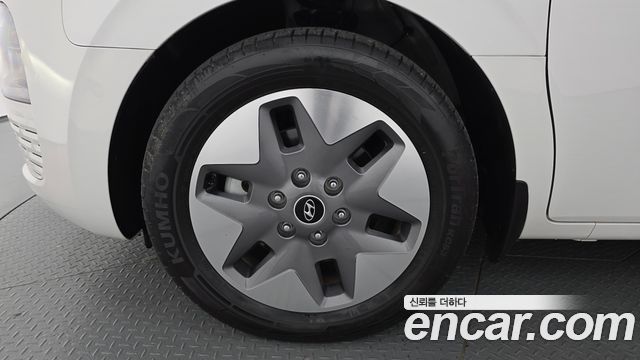 Hyundai Staria 2023 — photo 5
