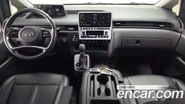 Hyundai Staria 2023 — photo 10