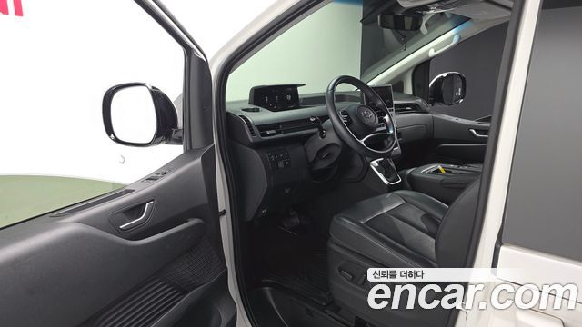 Hyundai Staria 2023 — photo 13