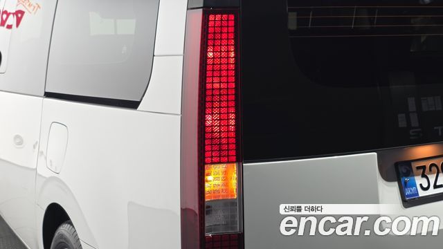 Hyundai Staria 2023 — photo 9