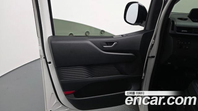 Hyundai Staria 2023 — photo 14