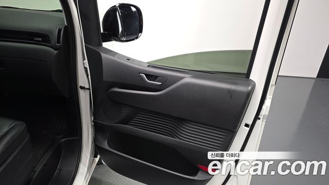 Hyundai Staria 2023 — photo 15