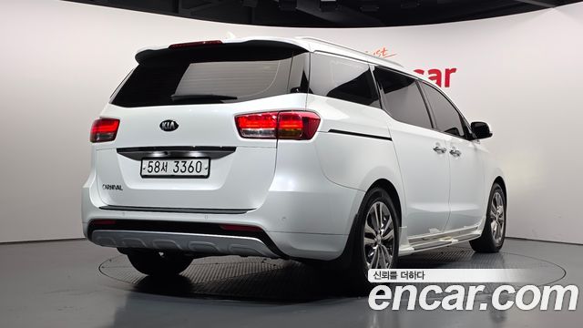 Kia Canival 2018 — photo 2