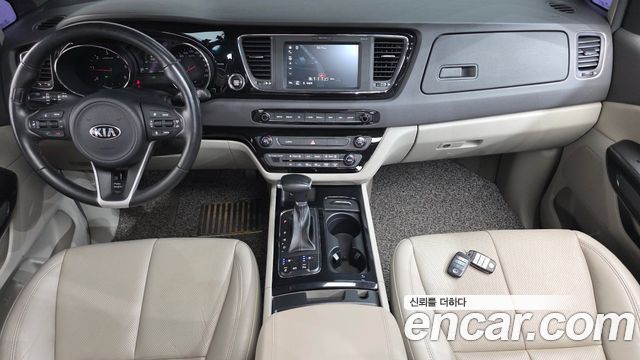 Kia Canival 2018 — photo 7