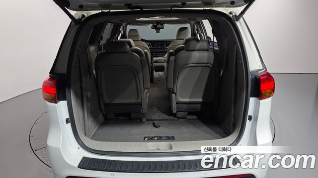 Kia Canival 2018 — photo 20
