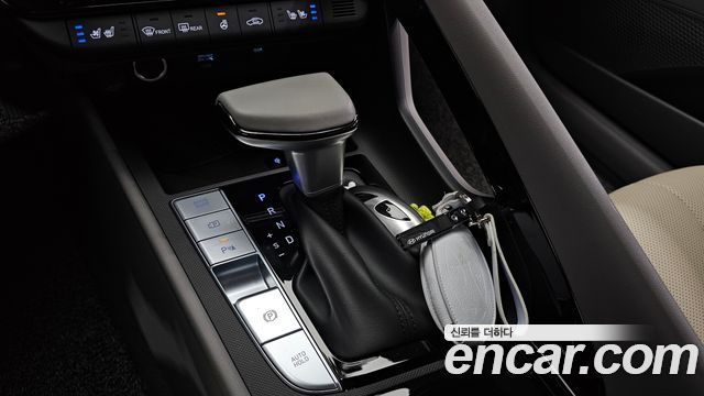 Hyundai AVANTE 2024 — photo 12