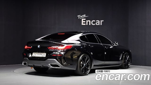 BMW 8-Series 2020 — photo 2