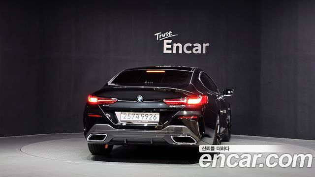BMW 8-Series 2020 — photo 4