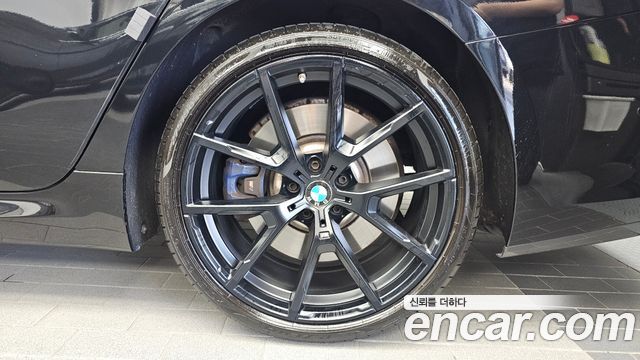 BMW 8-Series 2020 — photo 5