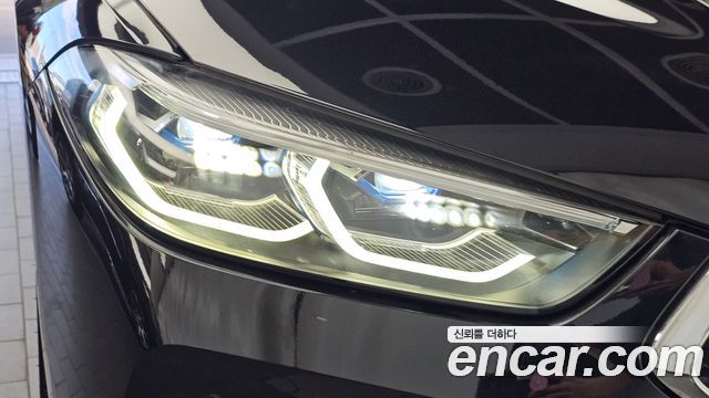 BMW 8-Series 2020 — photo 8