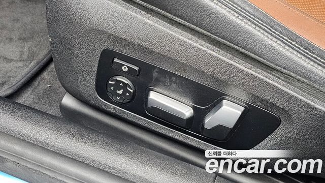 BMW 8-Series 2020 — photo 27