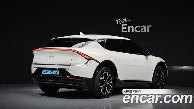 Kia EV6 2023 — photo 2