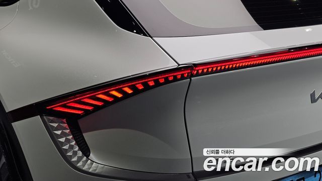 Kia EV6 2023 — photo 9