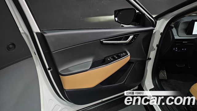 Kia EV6 2023 — photo 14