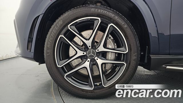 Mercedes-Benz GLE-Class 2021 — photo 5