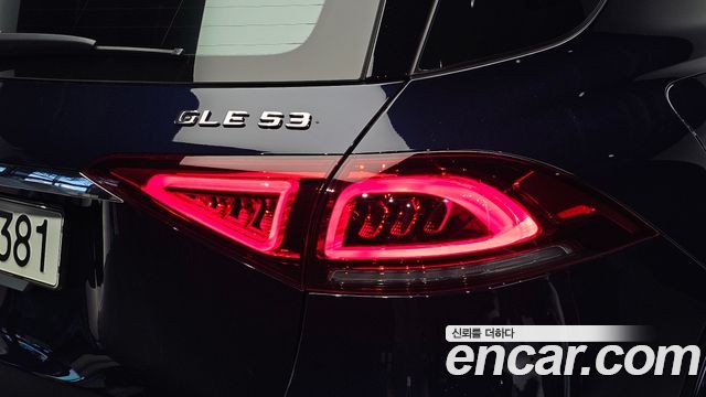Mercedes-Benz GLE-Class 2021 — photo 9