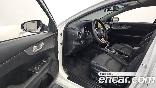 Kia K3 2022 — photo 13