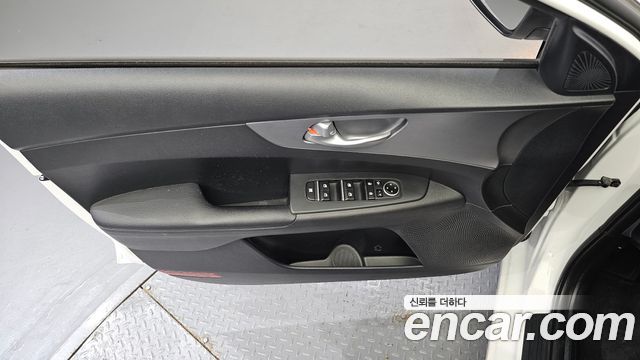 Kia K3 2022 — photo 14