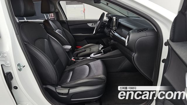 Kia K3 2022 — photo 16