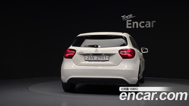 Mercedes-Benz A-Class 2018 — photo 4