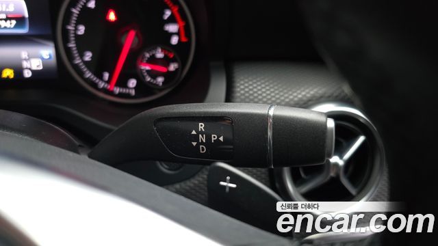 Mercedes-Benz A-Class 2018 — photo 12