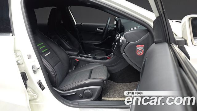 Mercedes-Benz A-Class 2018 — photo 17