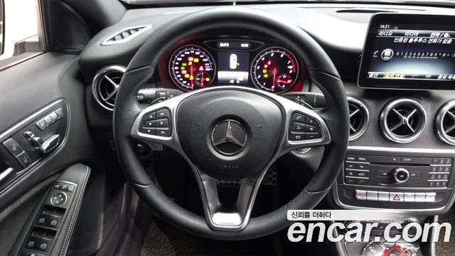 Mercedes-Benz A-Class 2018 — photo 19